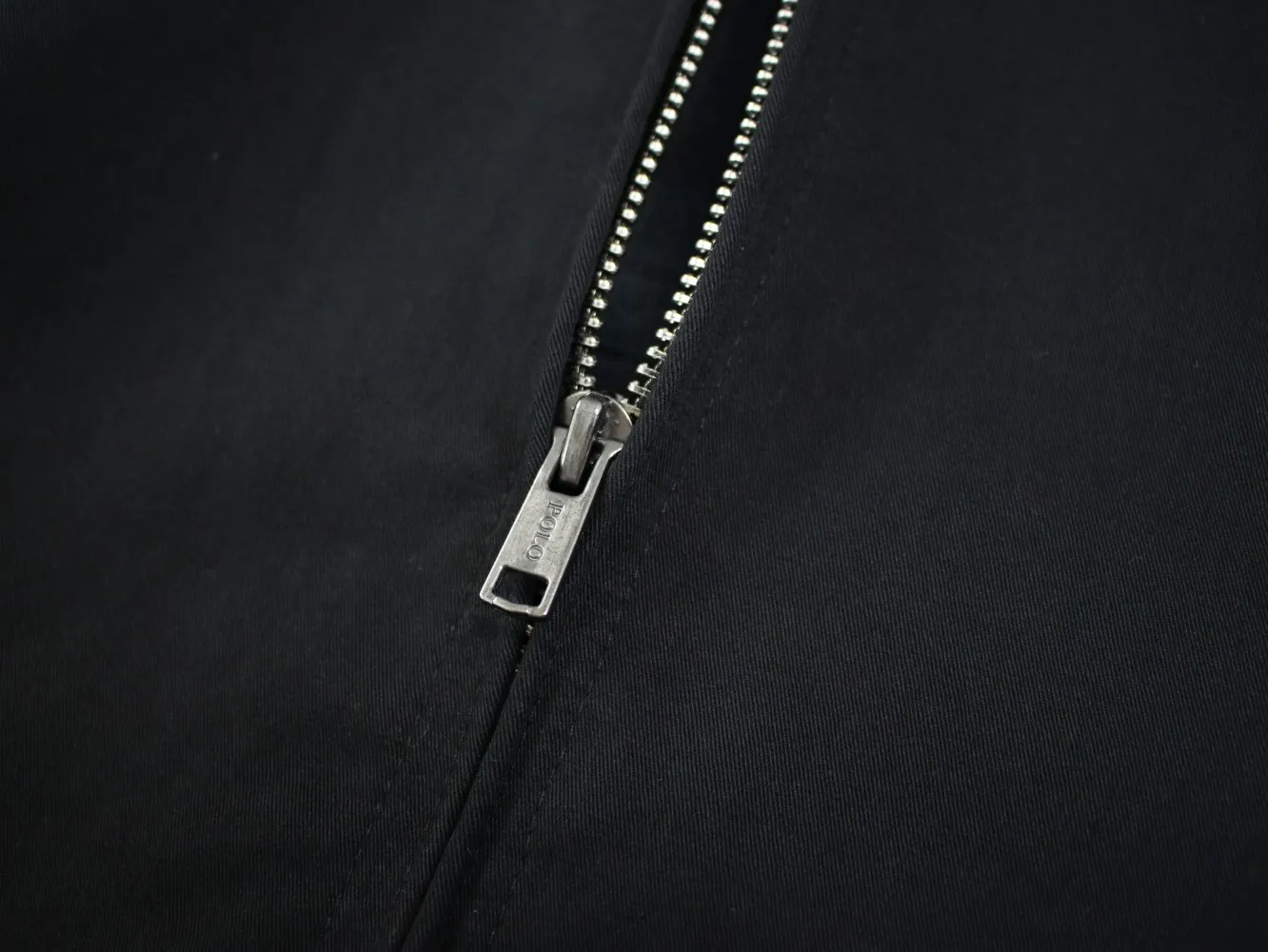 🅿️350 Ralph Lauren's new 2024 classic old money style stand collar executive zipper jacket 1️⃣Selected from high-quality original developed pure cotton fabrics, with customized plaid lining inside, the overall wear effect is very soft and comfortable, 2️⃣The workmanship details are perfectly controlled, the chest is exquisitely embroidered with small logos, and the dropped shoulders are made of unique splicing technology to highlight your personality! The version is simple but not simple! 3️⃣ Complete with tag accessories, unisex design, and a very versatile jacket for men and women! Color: black, navy, khaki, green Size: S, M, L, XL